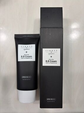 Jigott Signature All-In-One B.B Cream - Black & White Packaging